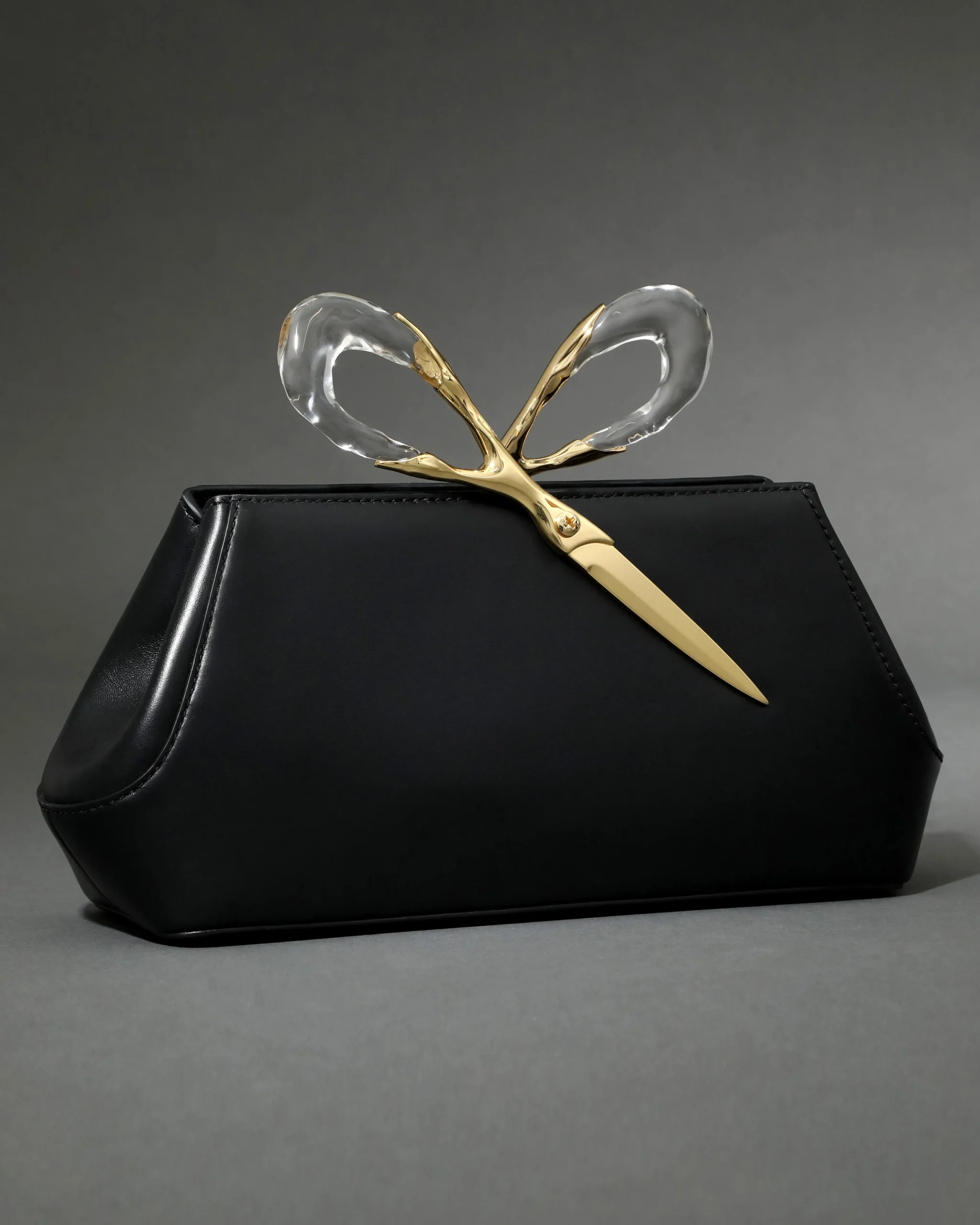 The Scissor Clutch- Black