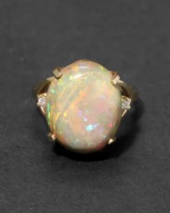 Vintage 1980s 14k Gold with Green Opal Cabachon & Diamond Accent Ring